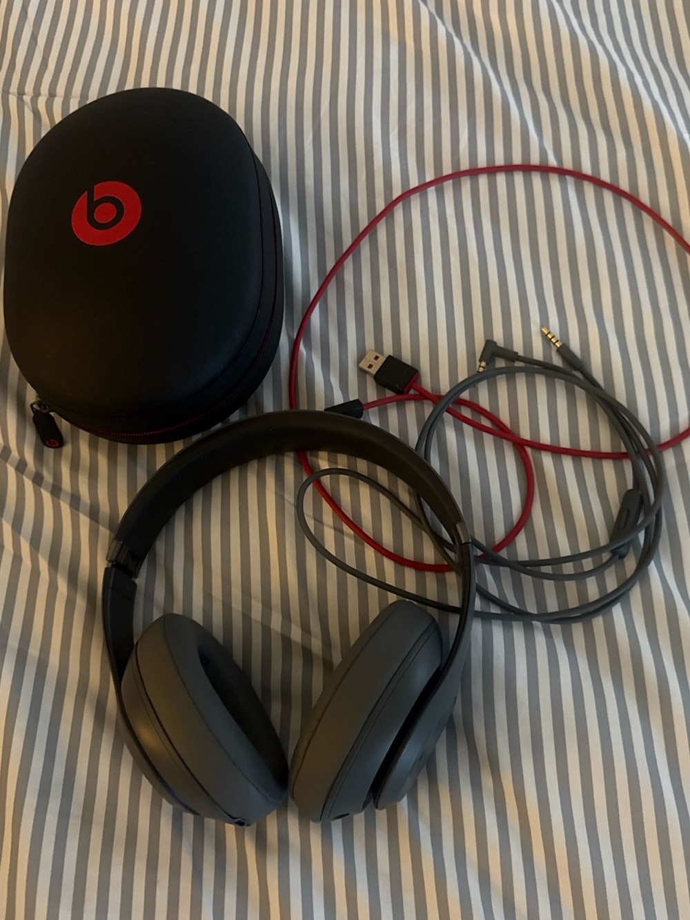 Beats Studio3 Over-Ear Headphones - Gray with Red Cable